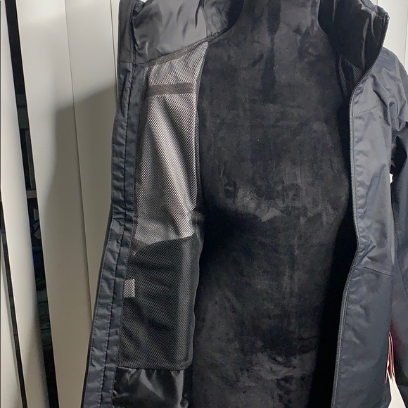 The North Face Women's Resolve Windproof Jacket - Picture 4 of 8